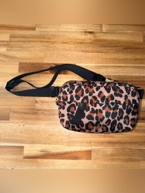 KATE SPADE leopard print crossbody belt bag